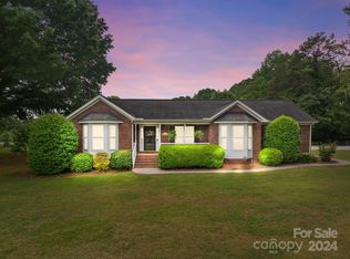 290 Midway Lake Rd, Mooresville, NC 28115