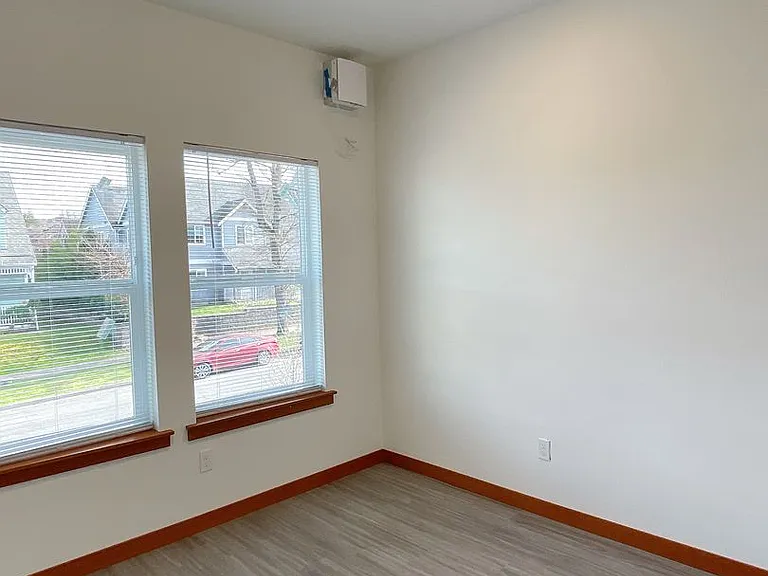 1205 N Garden St — Photo 73