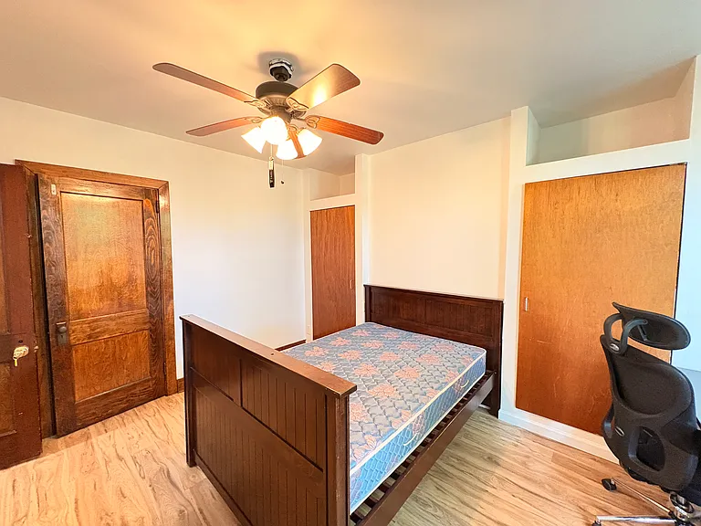 1045 Flemington St — Photo 12