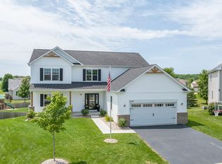 2372 Winterthur Grn, Yorkville, IL 60560