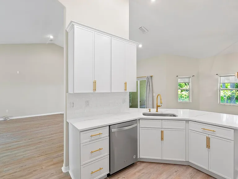 24 Lakecliff Dr — Photo 25