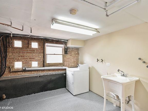 5th image of 5501 W Wilson Ave #G