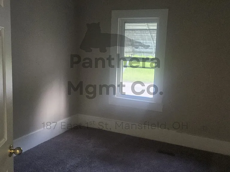 187 E 1st St — Photo 12