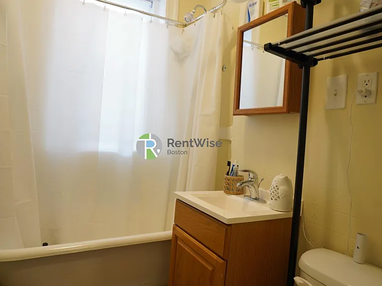 225 Kelton St #4U — Photo 10