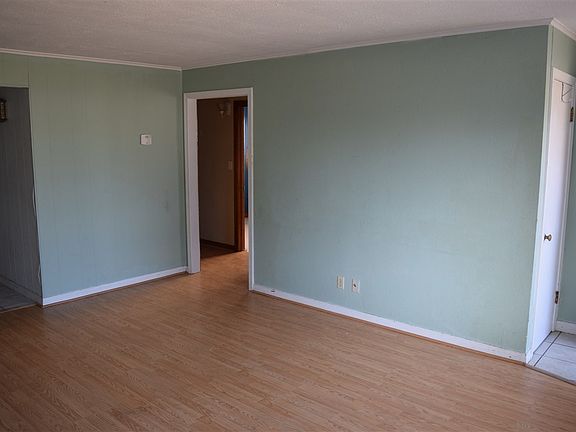 3rd image of 2902 W Longview Dr