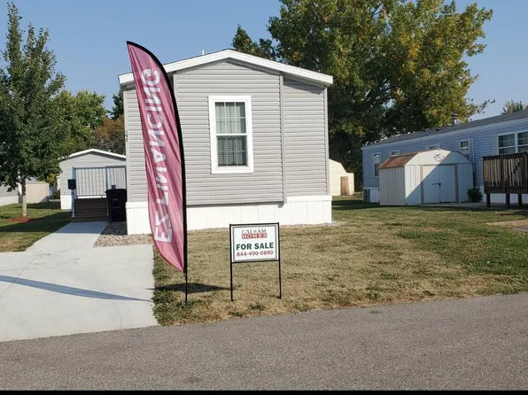 192 Kingsway Dr, North Mankato, MN 56003