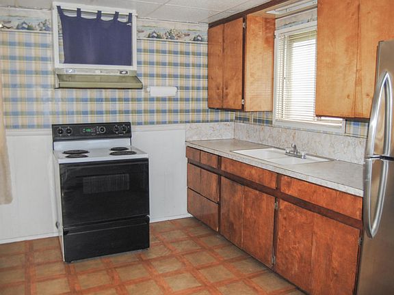 5th image of 1811 S 9th Ave