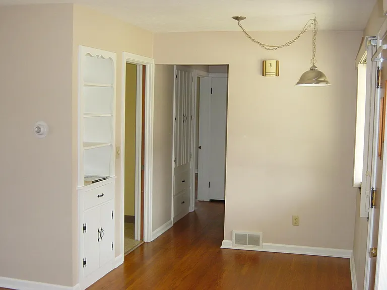 144 Taft Ave NE — Photo 10