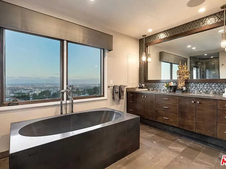 6910 Los Tilos Rd — Photo 33