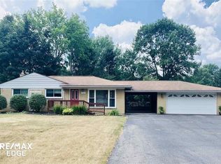 6581 Wealthy St, Clarkston, MI 48346