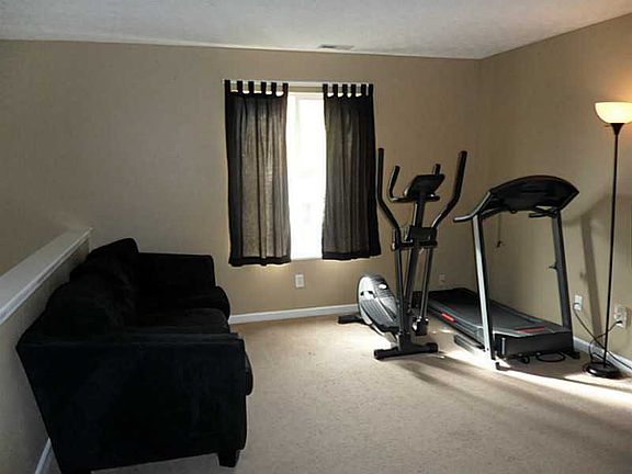 4th image of 5037 Lewiston Dr