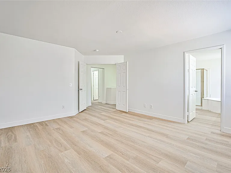 9692 Cathedral Stairs Ct — Photo 17