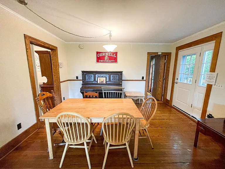 103 Spring Ln — Photo 43