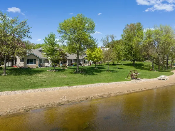 506 Dew Drop Ln, Center City, MN 55012