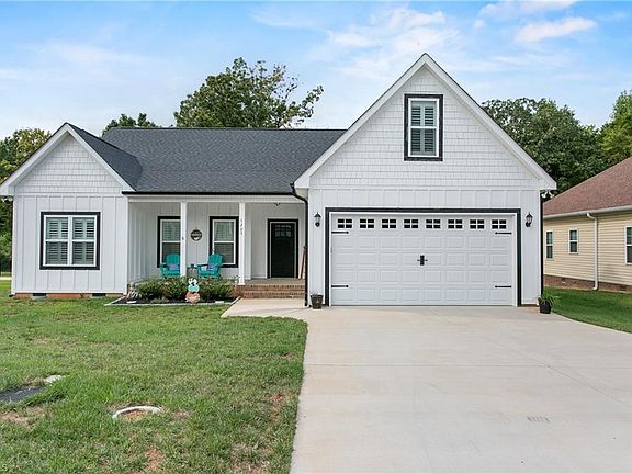 3rd image of 1205 Stonewyck Dr