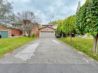 1 Teasdale Ct, Aurora, ON L4G 6C1