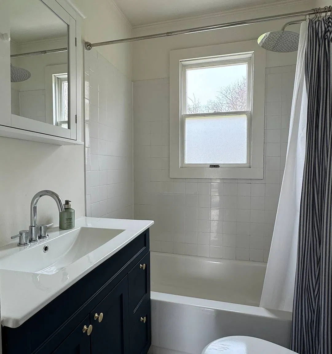 Beautifully Maintained Year-Round Rental in Southampton Village — Photo 3
