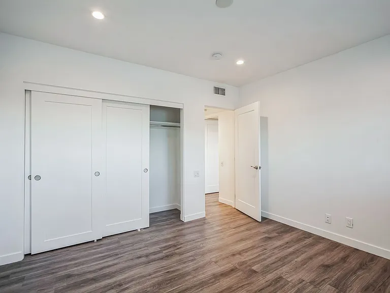 671 S. Riverside Drive — Photo 13