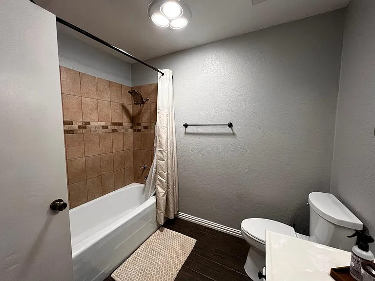 2504 Baylor Ave — Photo 33