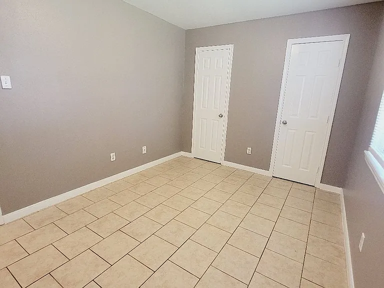 8607 Crystal Cove Cir — Photo 11
