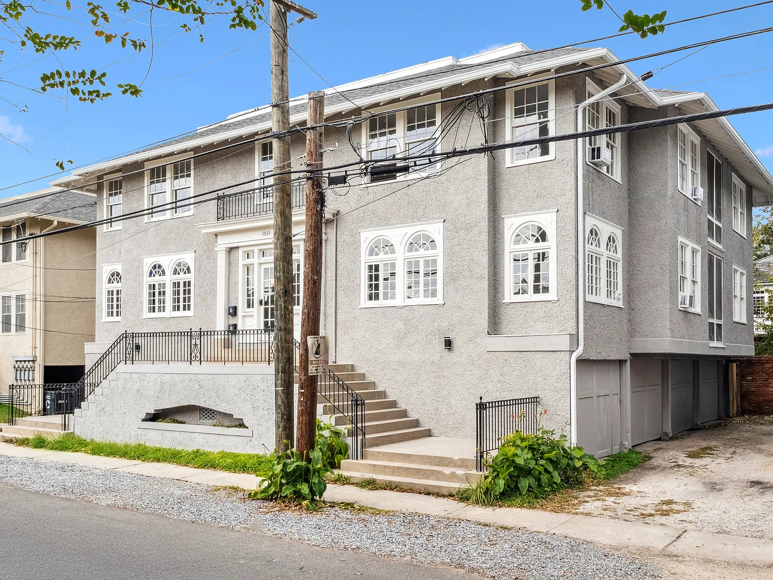 3 bed, 1350 sqft, $3,000 — Photo 3