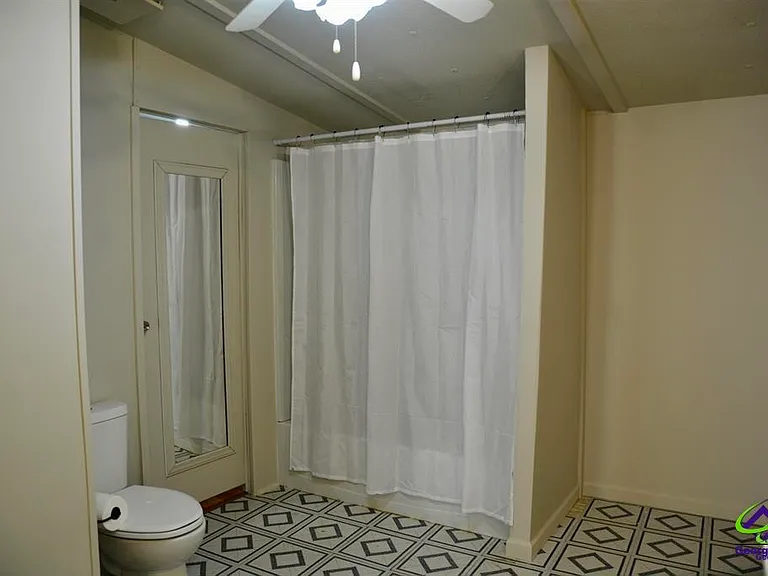 111 Brighton Dr — Photo 10