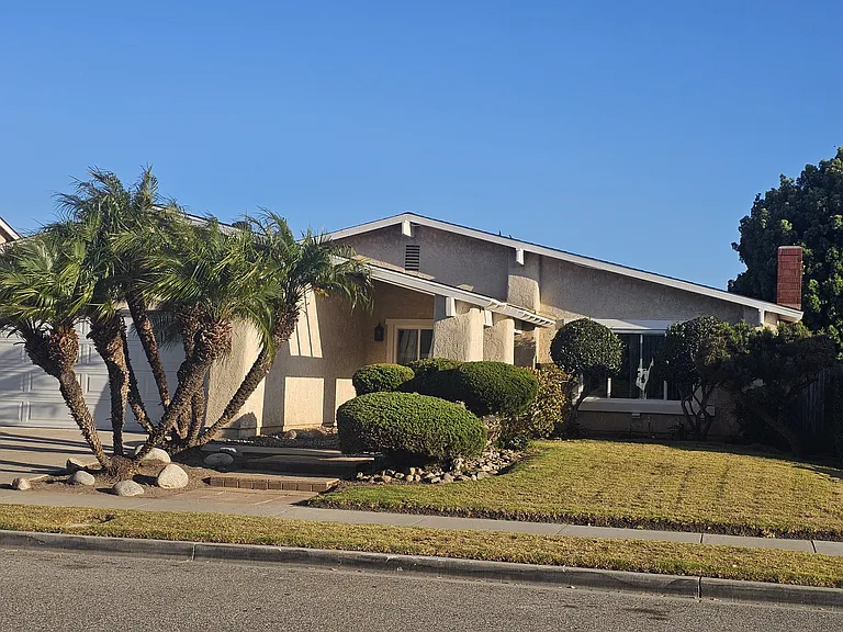 3410 Via Marina Ave — Photo 2