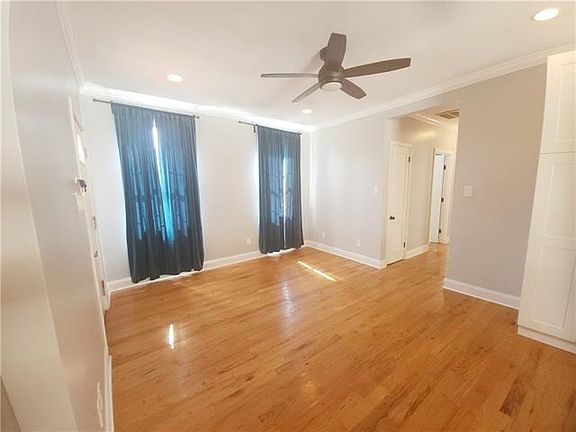 3rd image of 3622 General Pershing St