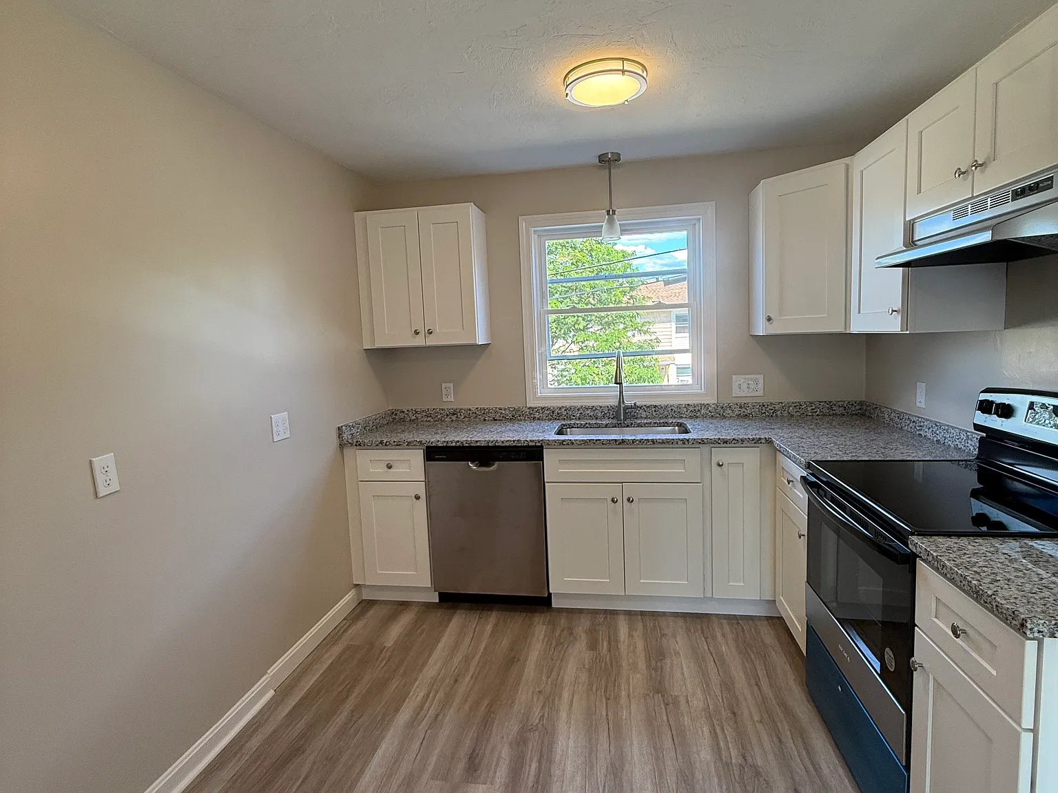 103 Tower St — Photo 2