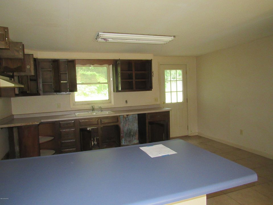 2nd image of 6437 N Shore Dr