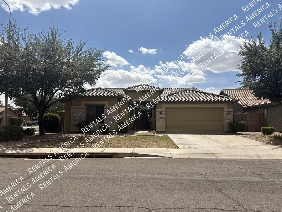 1623 E Wildhorse Pl