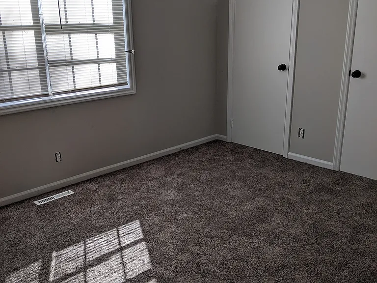 1300 Larchmont Pl #109 — Photo 8
