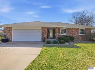 7521 Cardinal Cir, Lincoln, NE 68506