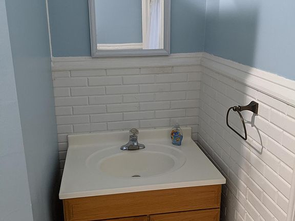 5th image of 2942 N Dousman St #A
