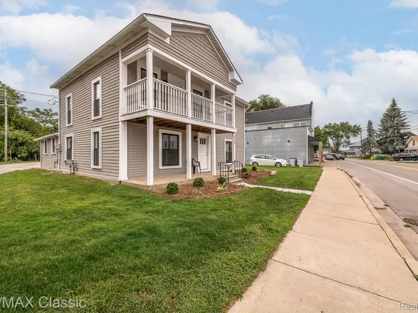 9509 Main St, Whitmore Lake, MI 48189
