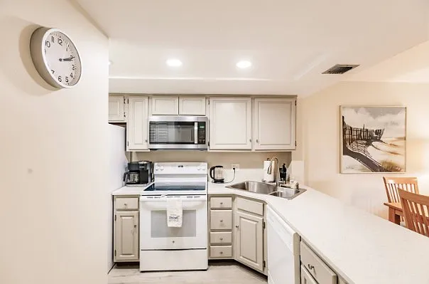 2 bed, 864 sqft, $9,000 — Photo 4