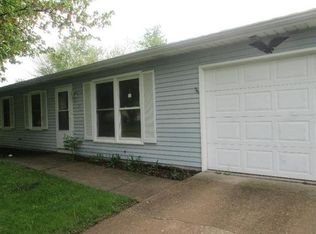 2310 Shaker Dr, Valparaiso, IN 46383