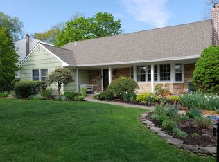 5 Thackeray Rd, Oakland, NJ 07436