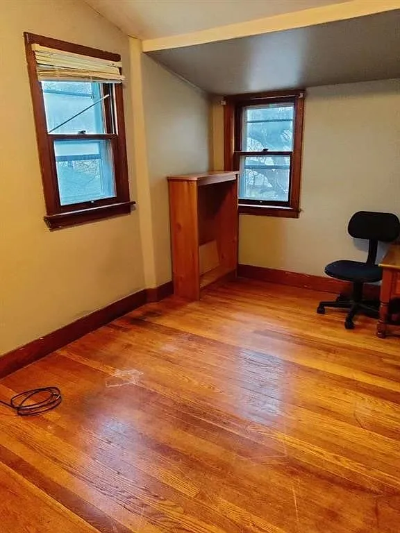 2 bed, 1.0 bath, 850 sqft, $1,100 — Photo 3