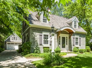 230 Linden Rd, Barrington, IL 60010