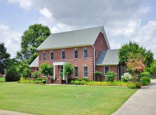 69 Southpointe Dr, Jackson, TN 38305