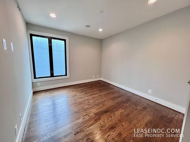 1839 6th St NW #4 — Photo 11