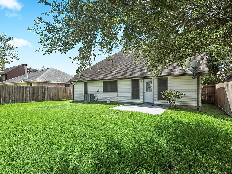 714 Regency Ct — Photo 20