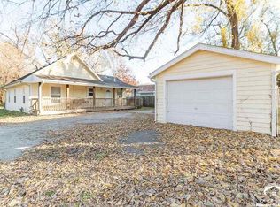 717 N 4th St, Lawrence, KS 66044
