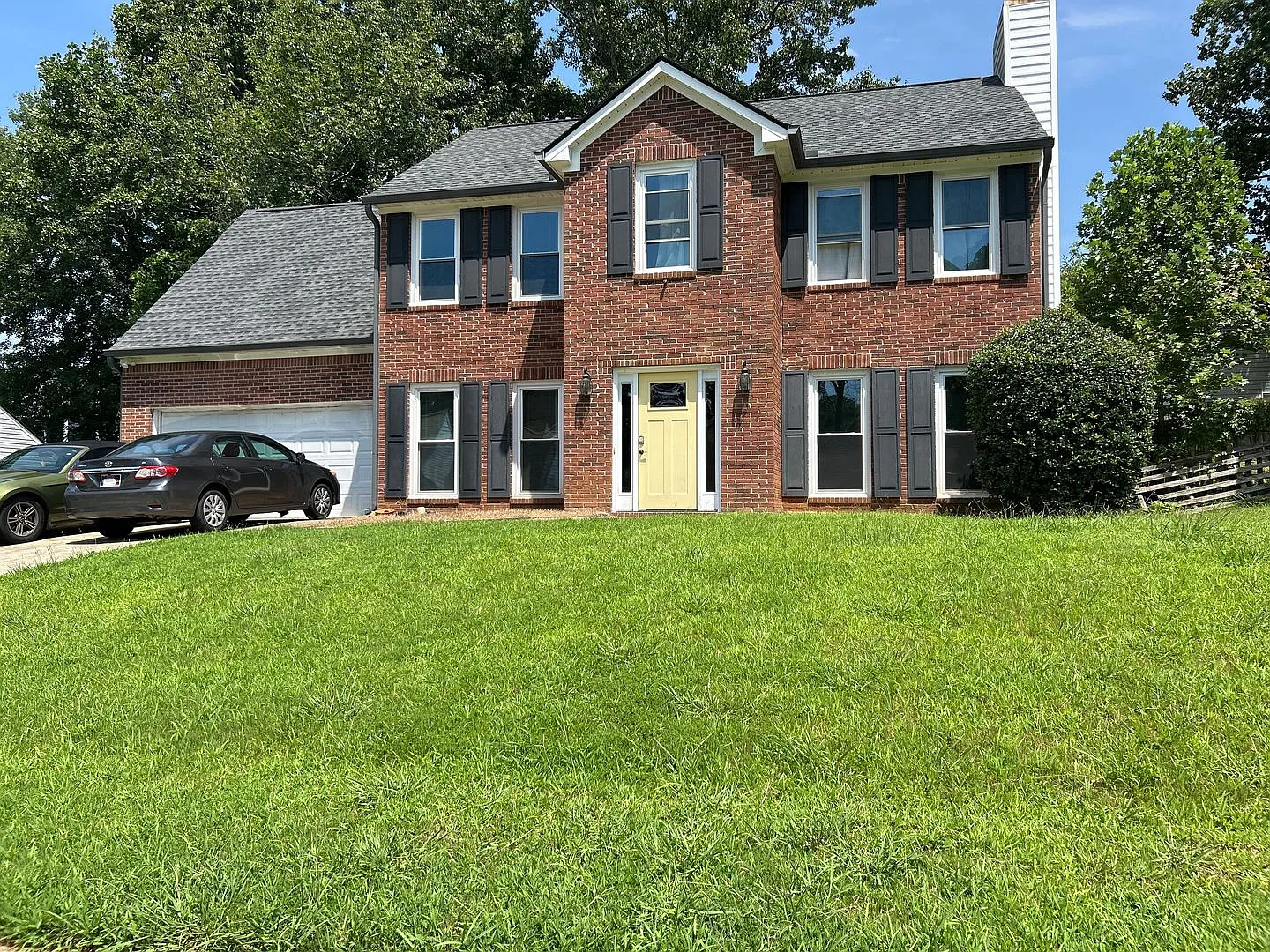 Room in 8 Bedroom Home in Acworth — Photo 1