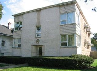 561 Deerfield Rd APT 1W, Deerfield, IL 60015