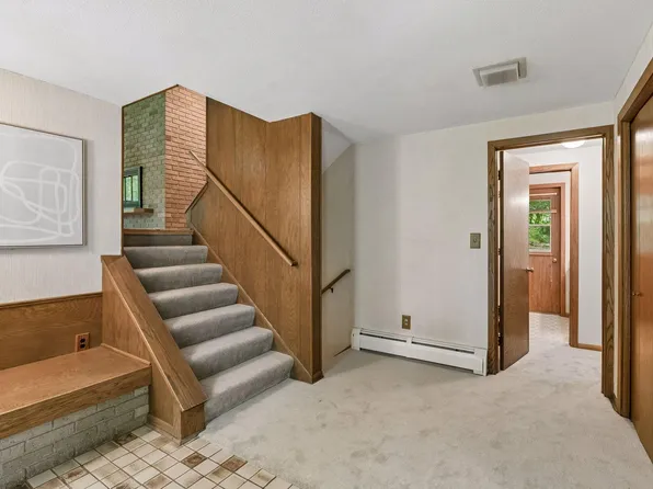 34 N Oaks Rd, North Oaks, MN 55127