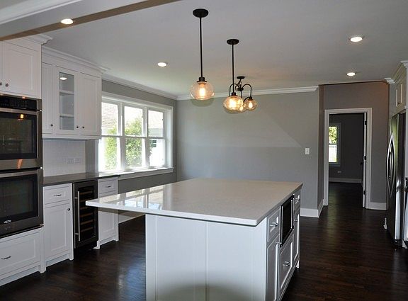 5th image of 518 Meadow Ln