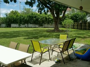 8201 NW 24th Ct, Pembroke Pines, FL 33024