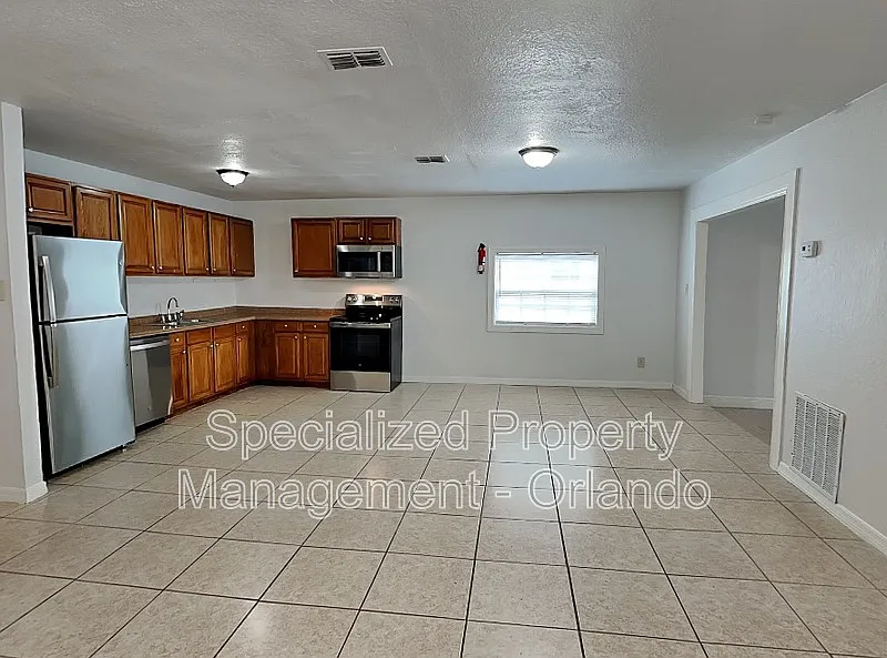 3 bed, 2.0 bath, 1580 sqft, $1,975 — Photo 4